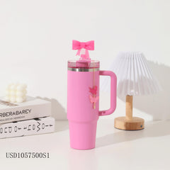 Bow silicone straw covers included with BOTVUG set