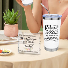 Acrylic desk decor included in gift set