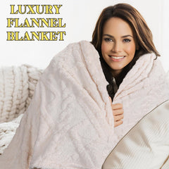 Aromatherapy soy candle included in the gift box