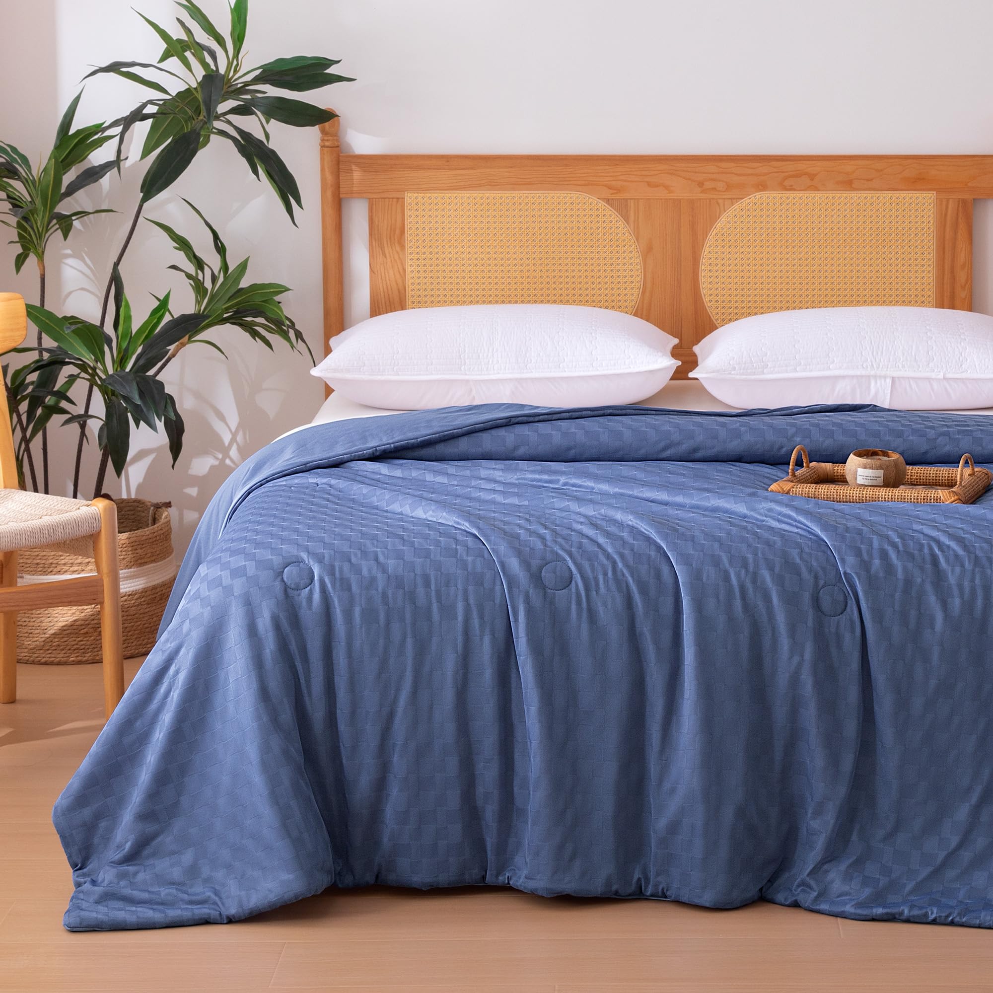 Basics Cooling Comforter waffle jacquard blue queen size