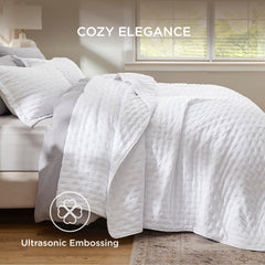Bedsure California King bedding includes quilt and two pillow shams
