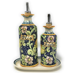 Small tray included with ceramic oil and vinegar set
