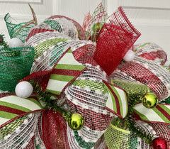 Outer ring with shimmering red and green deco mesh flutes