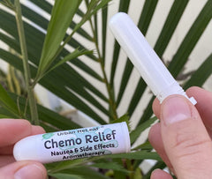 Compact 10 ml bottle for on-the-go use