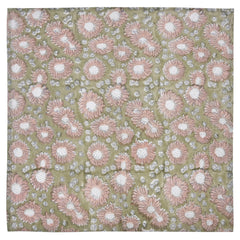 Square napkins with delicately hemmed edge