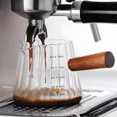 Clear oz and ml dual scale on glass measuring cup