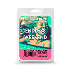 Endless Weekend soy wax melts in a 6 cube clamshell