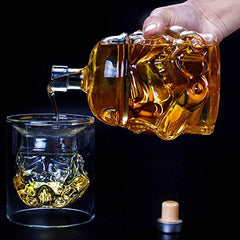 Ervige transparent whiskey carafe 150ml on bar