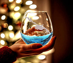Etchpress etched crackle teal glass wine glass close up