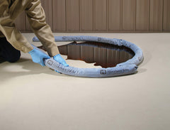PIG 4048 model absorbent sock for spill damming liquids