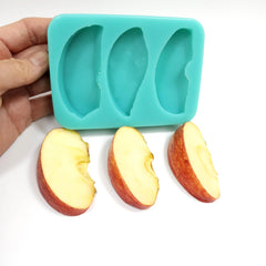 Flexible silicone oven safe up to 395 degrees F