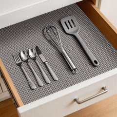Non-adhesive shelf liner with non-slip grip for drawers
