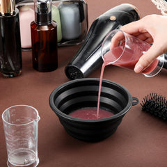 Clear ounce and milliliter scales on each measuring cup