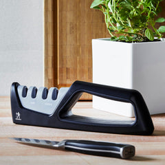 Ceramic 2-stage sharpening for Asian and Western blades
