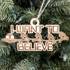 Holiday maple ornament 6x3in