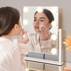 Touch-sensitive control panel on Kotdning mirror