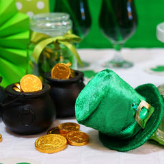Leprechaun cauldron with handle