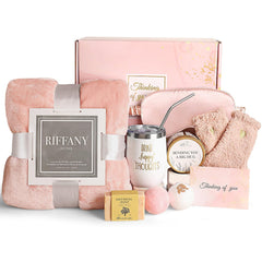 Luxurious 300 GSM flannel blanket as part of gift set