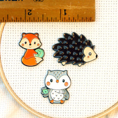Magnetic needle minder owl used on fabric