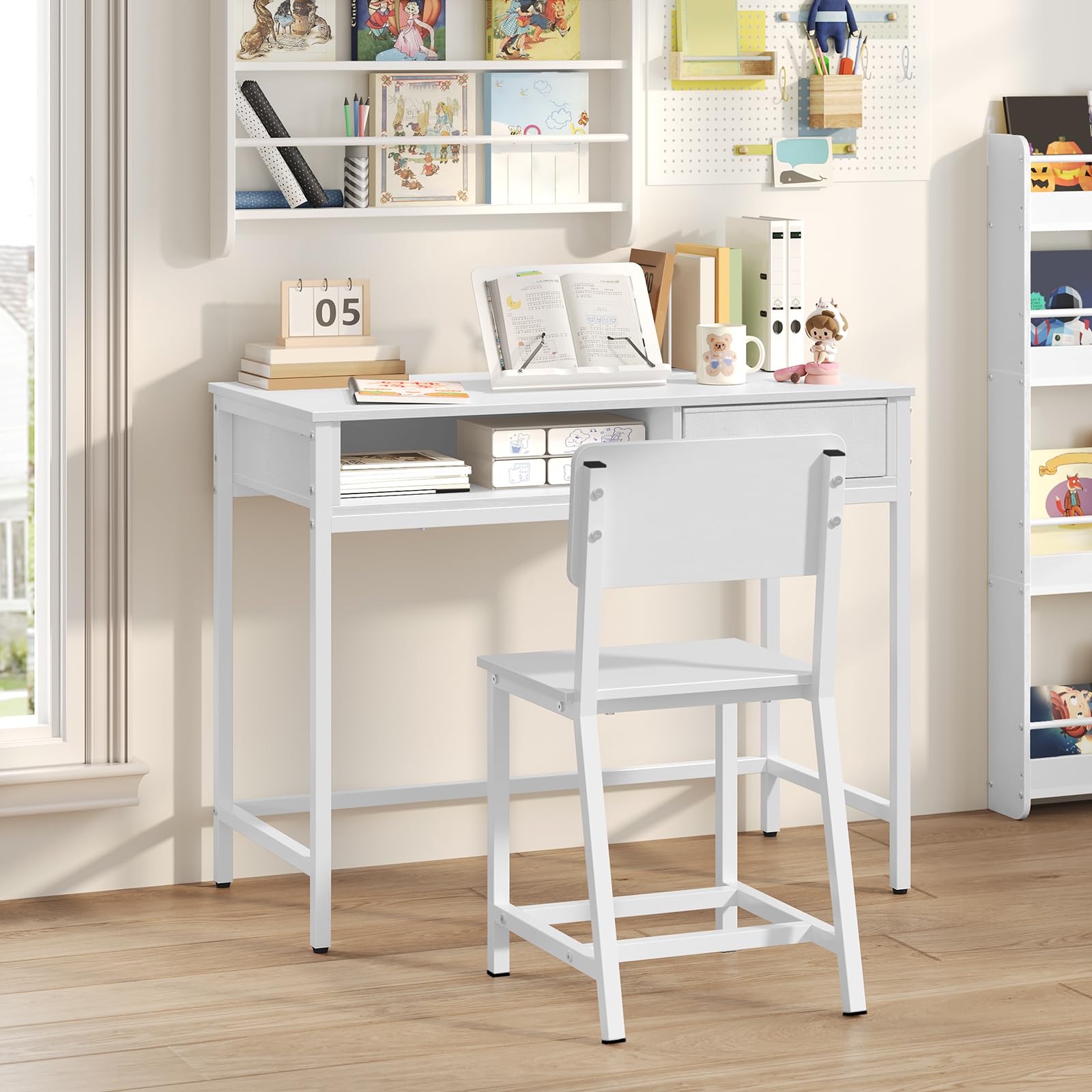 MAHANCRIS kids desk and chair set white model KDBW11901N1