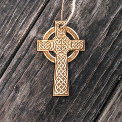 Maple wood ornament Celtic Cross 2x4in close up