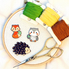 Owl needle minder 15mm round with soft enamel finish