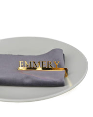 Personalized place cards for table setting in acrylic design