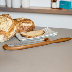 Protective sleeve for serrated bread knife image
