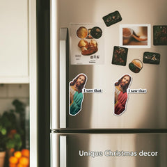 Pack of 2 magnets with red and green colors