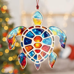 Window display highlighting light reflection on ornament