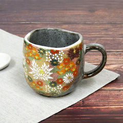 Standard version Kutani mug in paper gift box