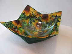 Reversible quilted microwave bowl cozy for hot and cold bowls