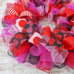 V6 wreath ready to ship for gifting