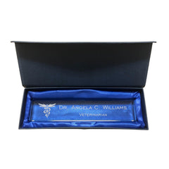 Engraving mirrored on back side for crisp front view