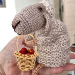 Brown wood and plastic mini baskets for candy and jewelry