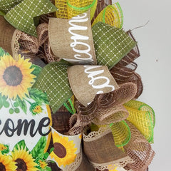 Removable wooden sign centerpiece on wreath