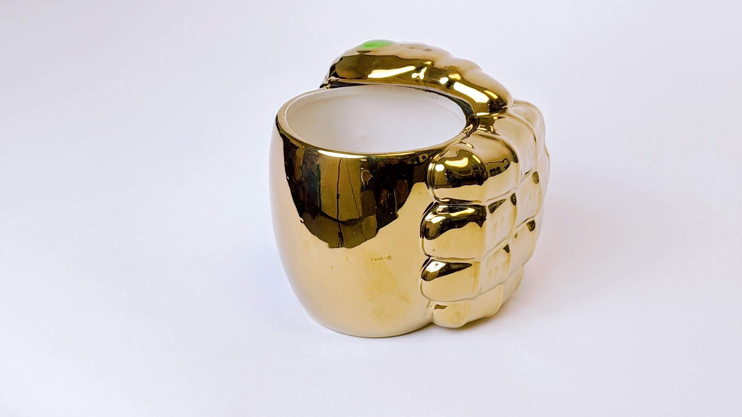 Seven20 Marvel Avengers Infinity War mug showcasing Gauntlet design