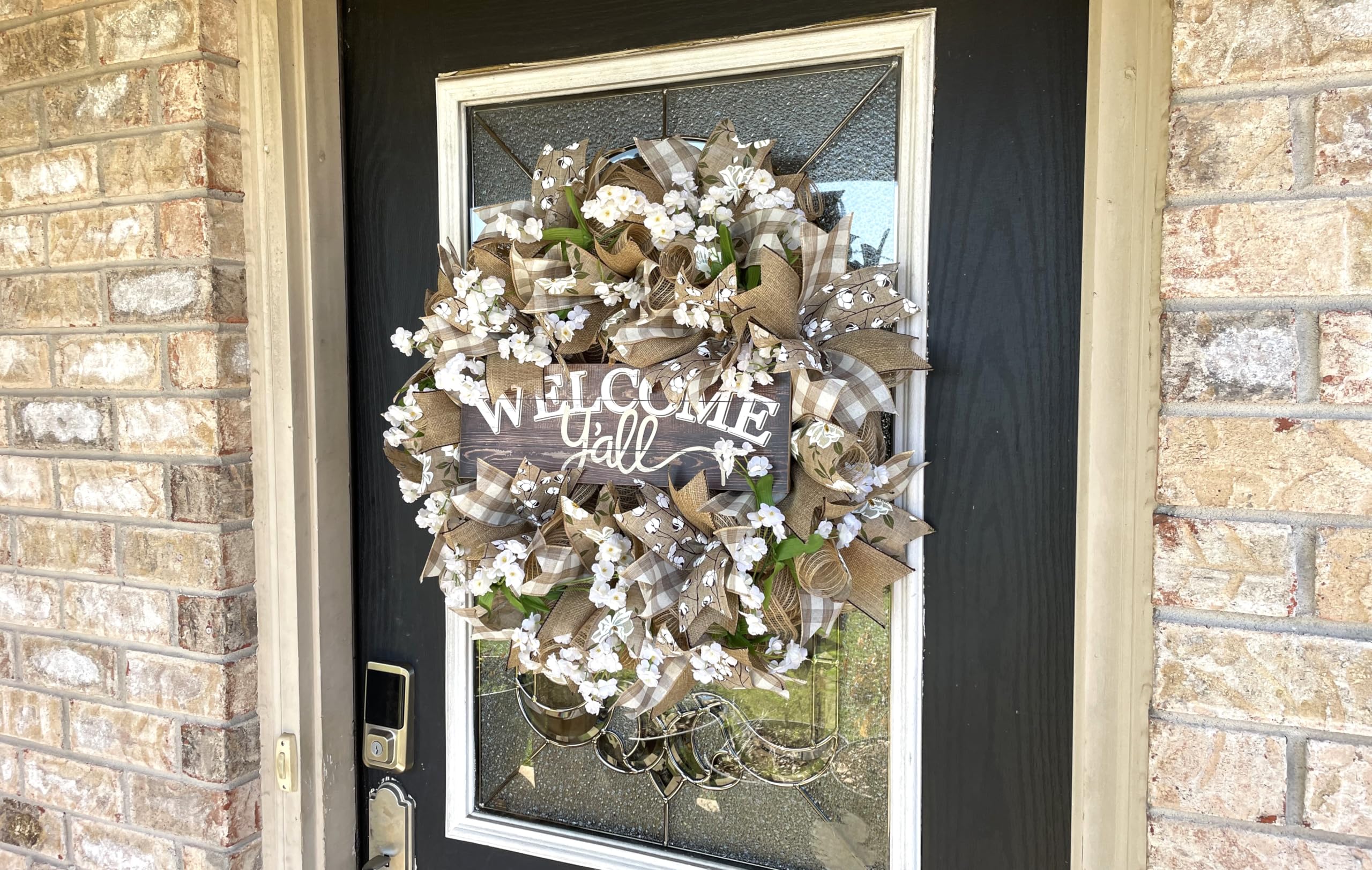 Versatile porch and front door display for farmhouse decor