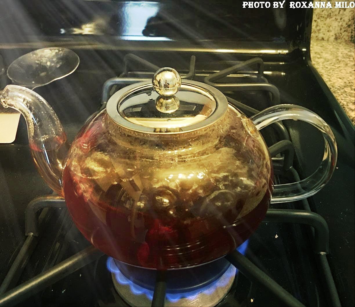Dishwasher safe glass teapot with lid and infuser