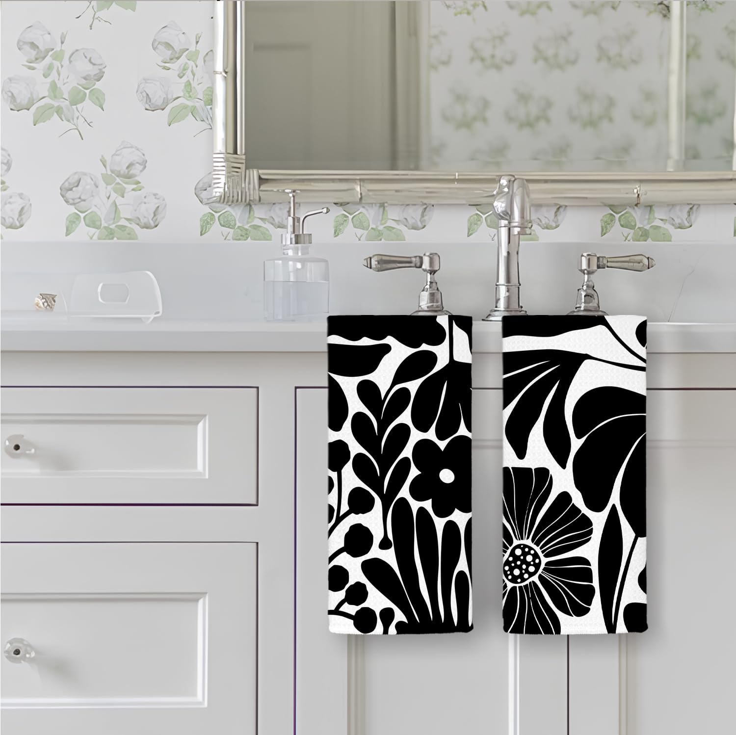 Machine washable fade-resistant towels for daily use