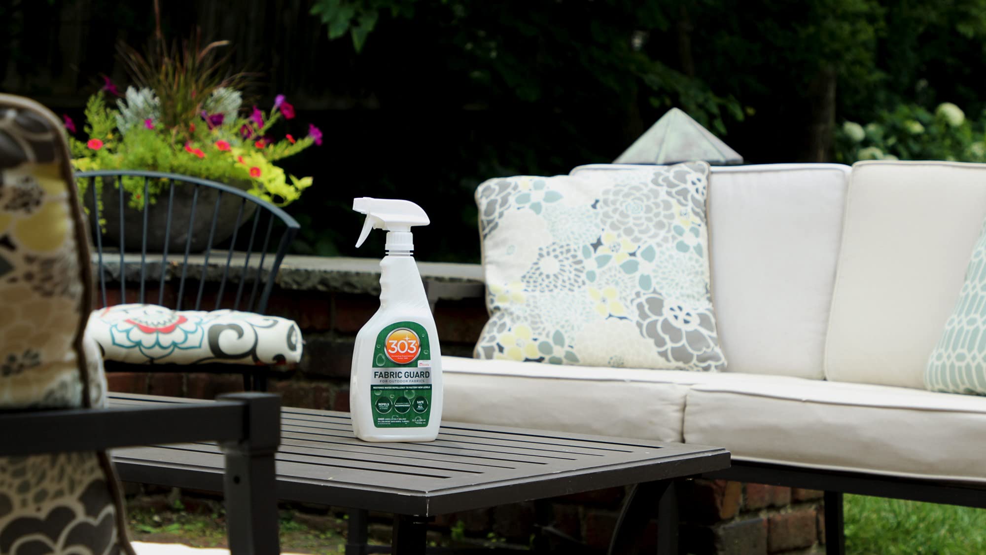 Safe for all fabrics 303 Fabric Guard Water Repellent 16 oz