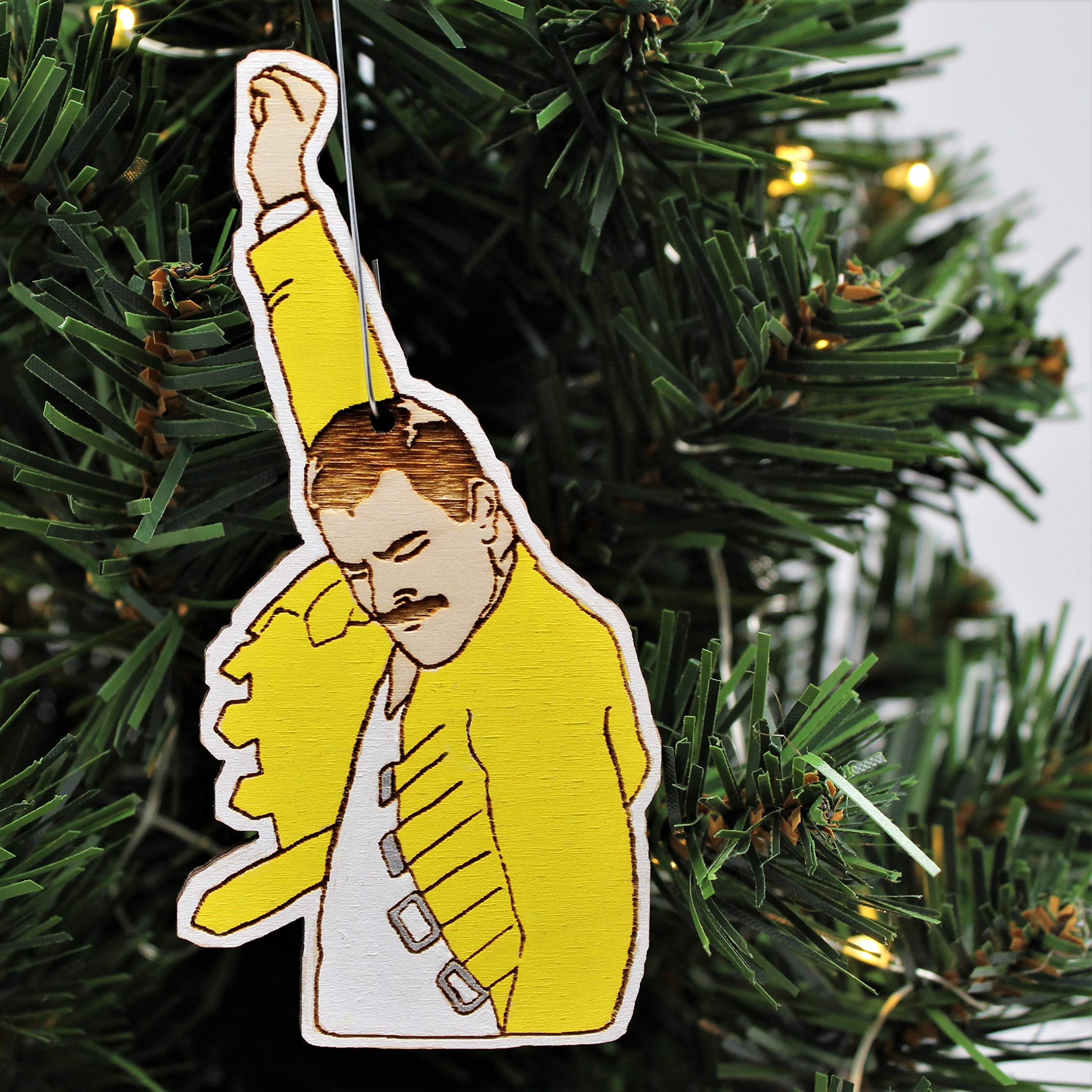 A compact birch wood Christmas ornament design