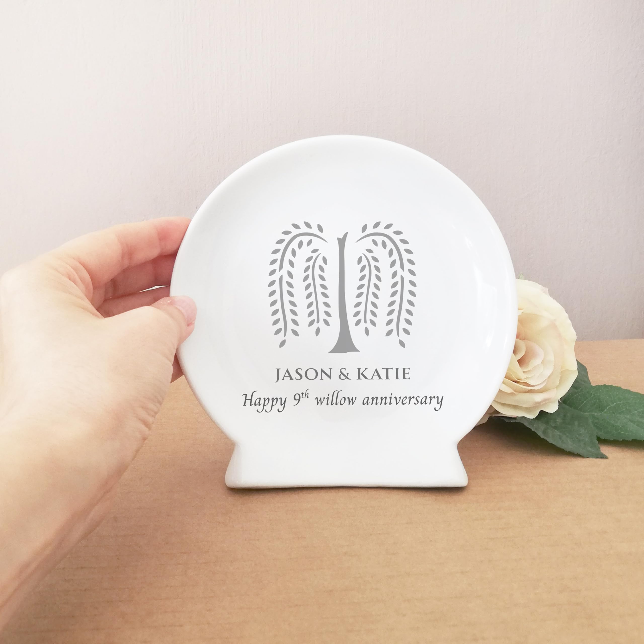 5.5 inch diameter decorative plate for display