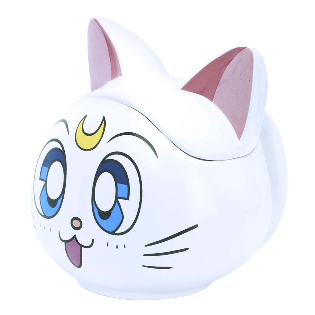 3D Artemis face design ceramic mug detail