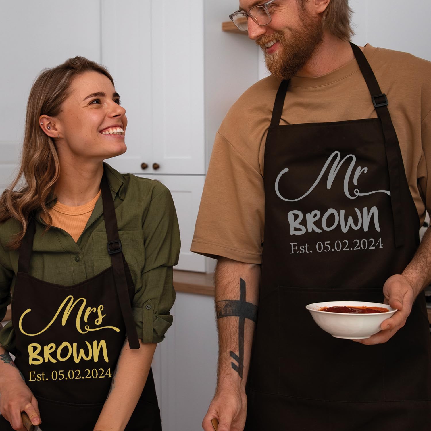 Adjustable neck strap and long ties on apron