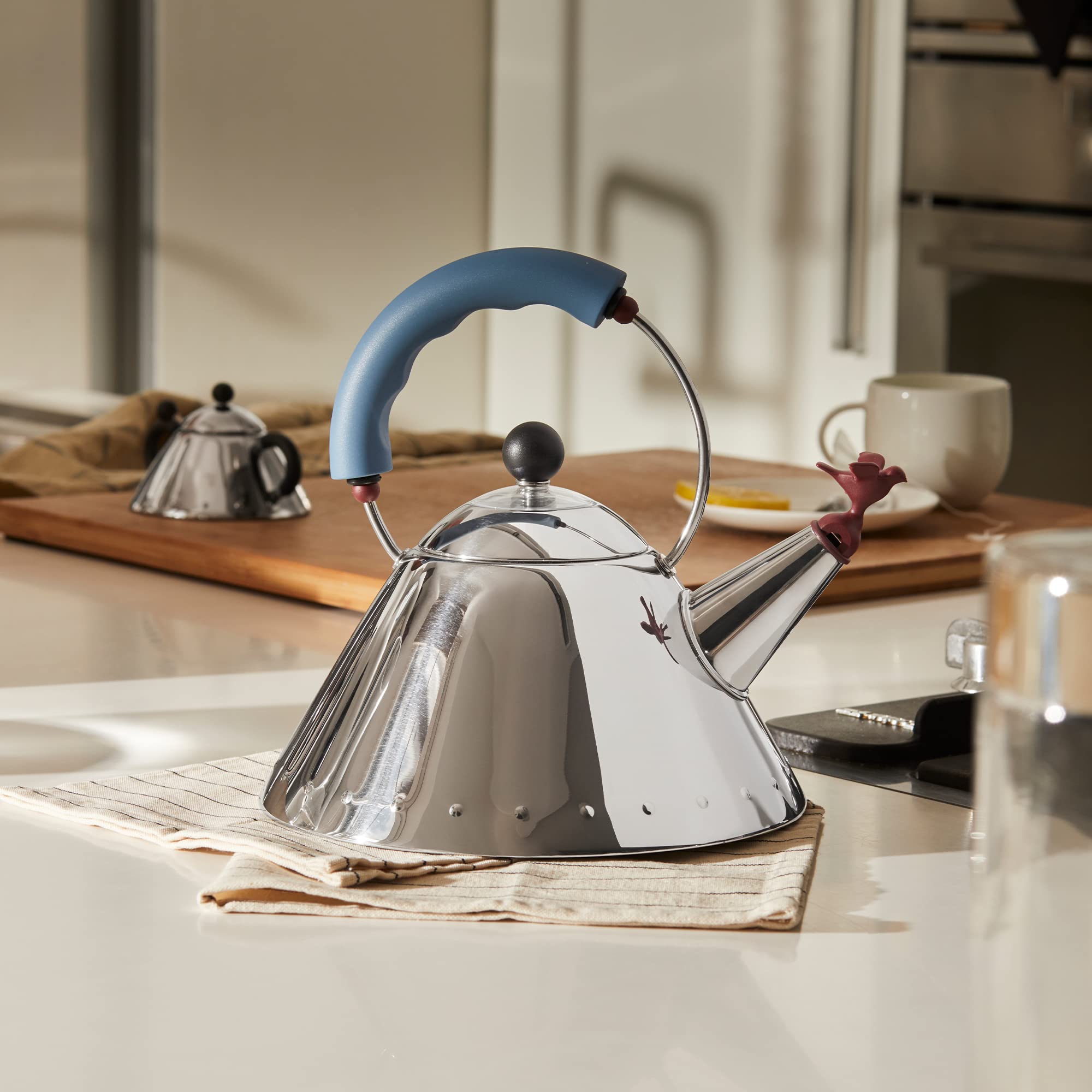 Alessi 9093 kettle capacity 67.6 fl oz