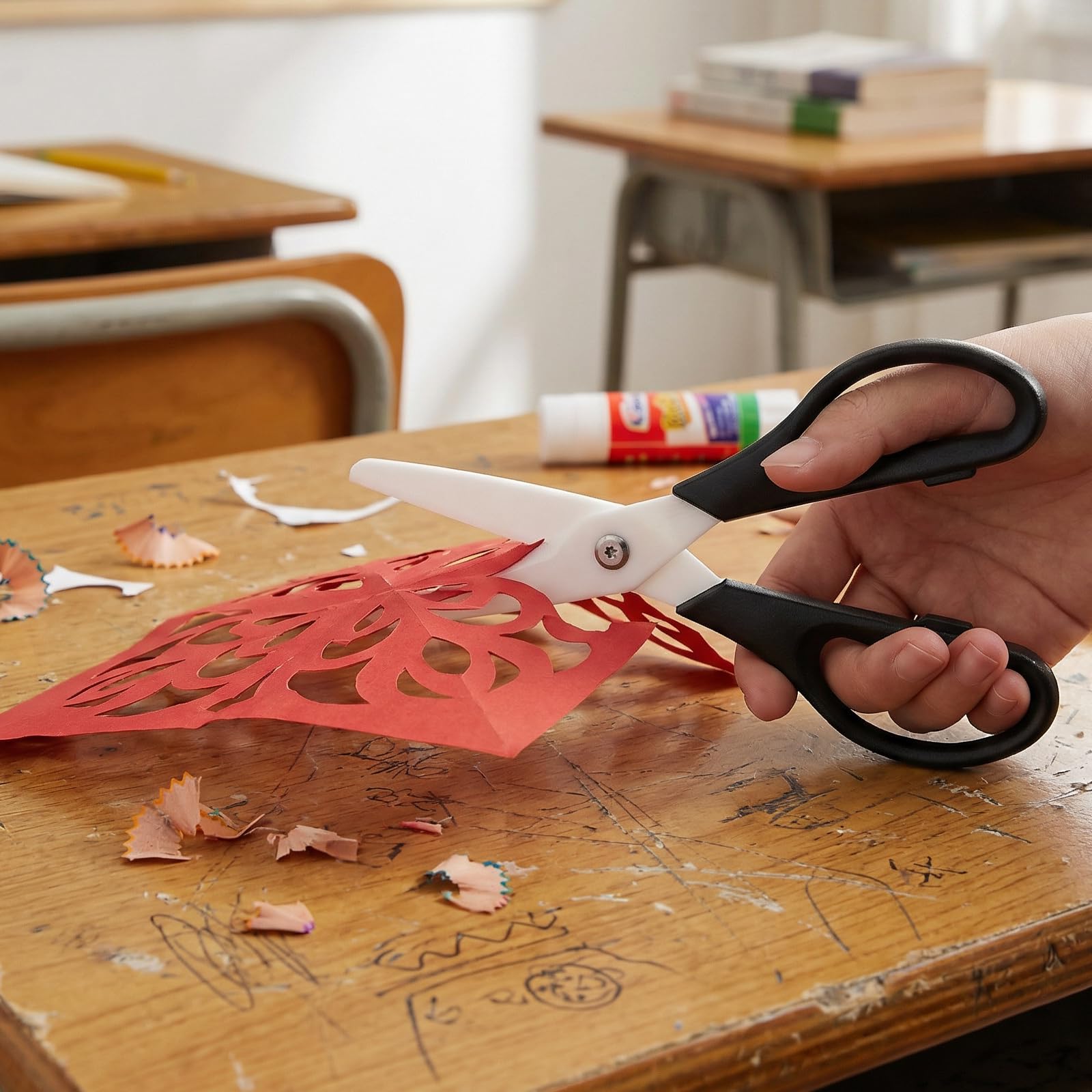 rounded blade tips for safer cutting
