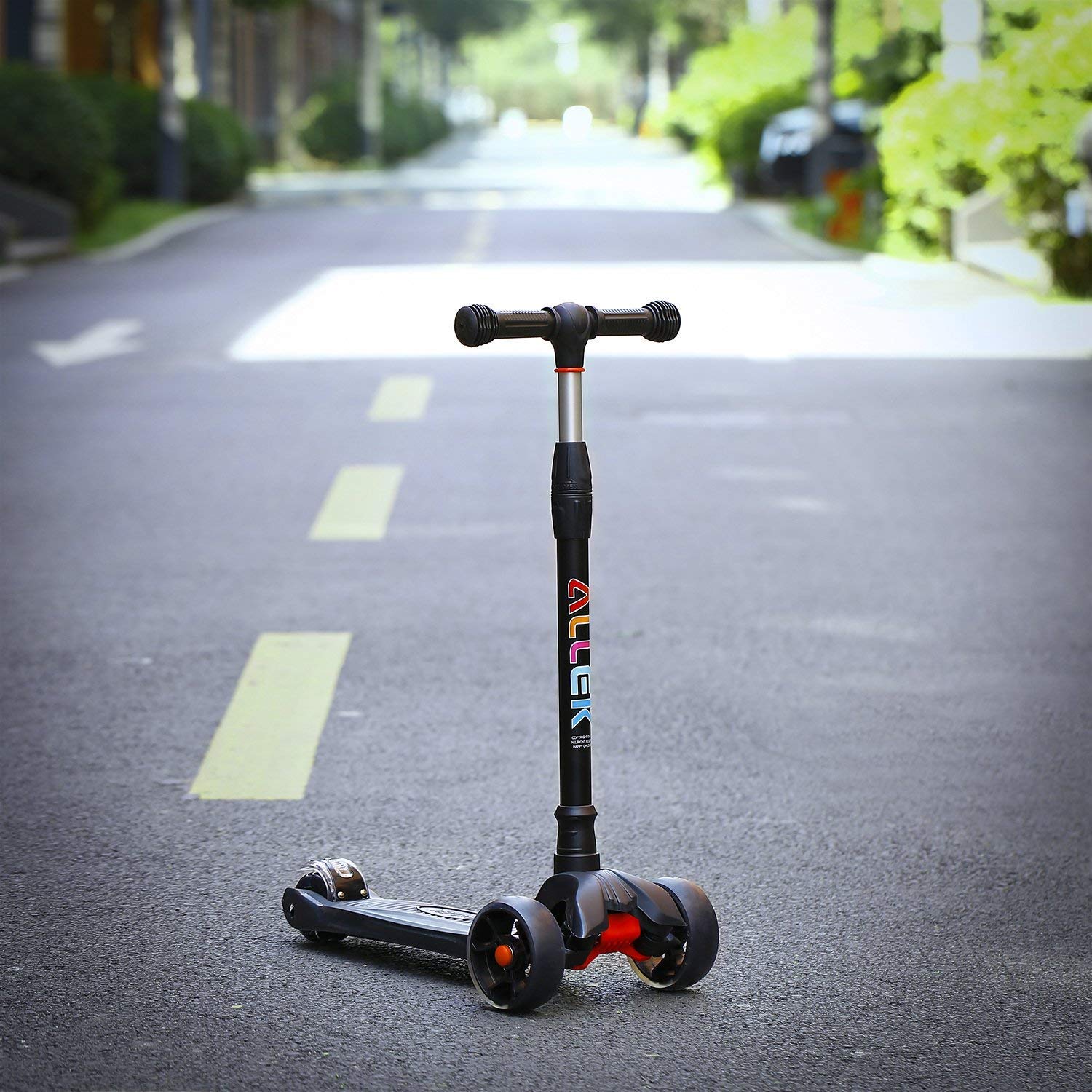 Kid friendly design for ages 3-12 on Allek Kick Scooter B02