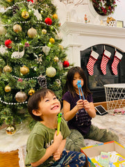 Removable finger helpers for training chopsticks set