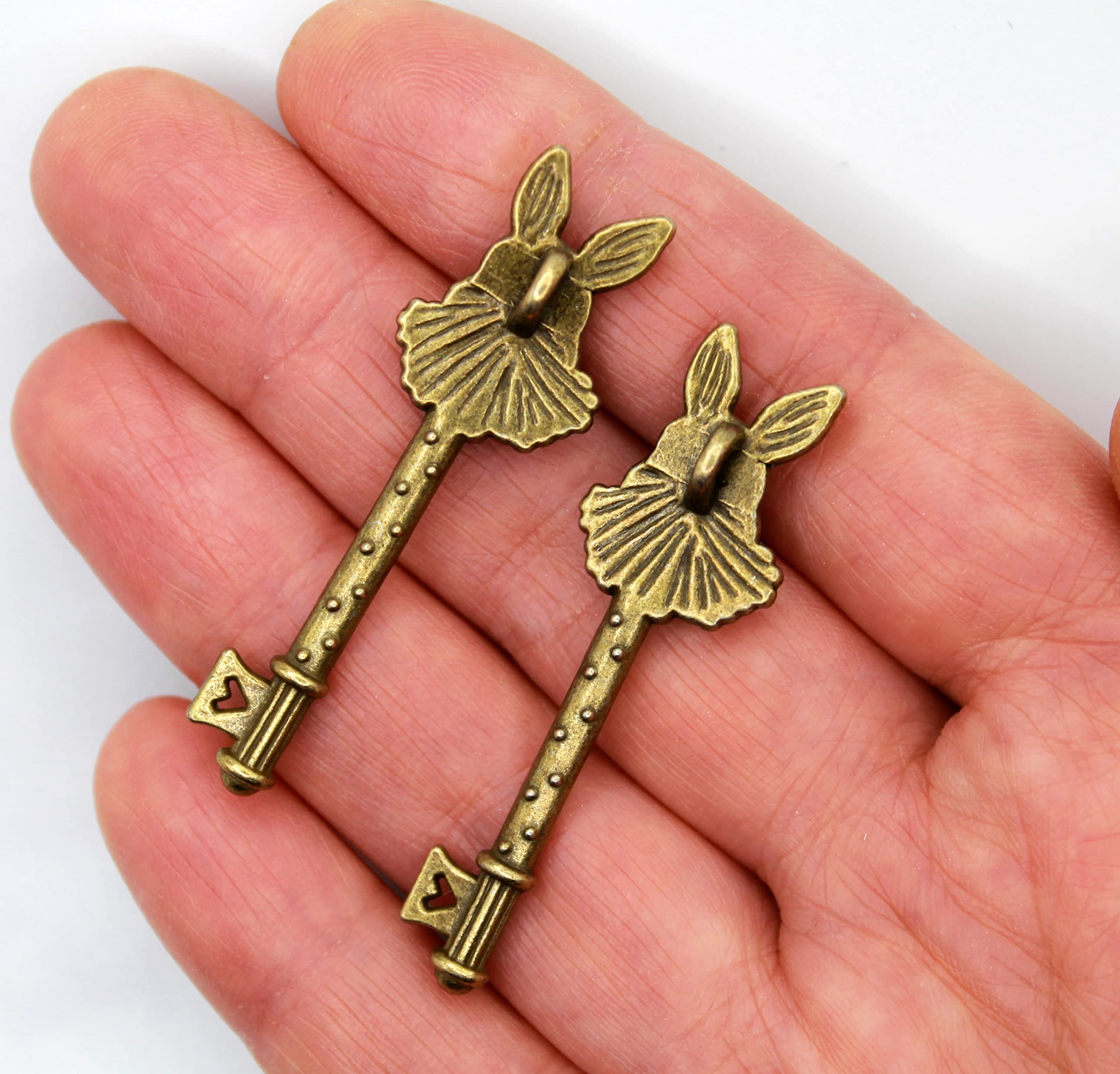 Antique style bunny keys set for Easter decoration